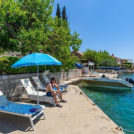 Lucija - Waterfront With Sunbeds! Pensionat 4*