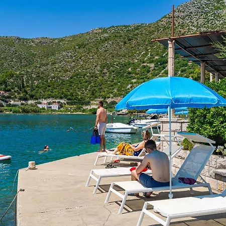Pensionat Lucija - Waterfront With Sunbeds! Zaton (Dubrovnik-Neretva)
