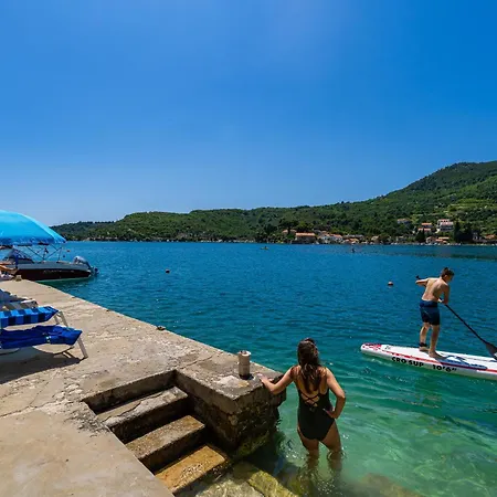 Lucija - Waterfront With Sunbeds! 4*