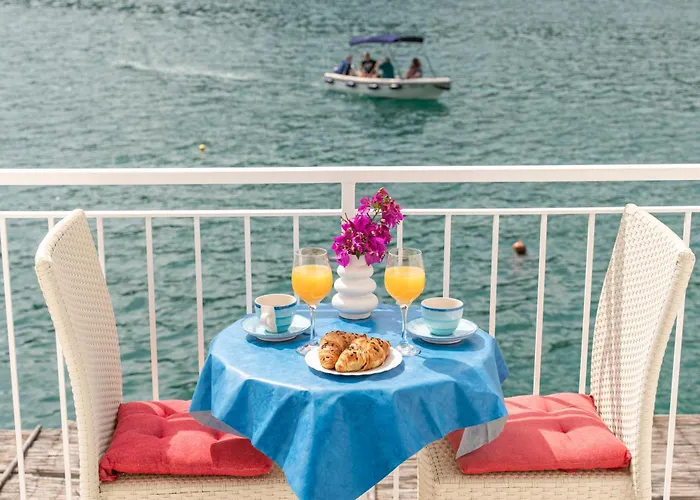 Lucija - Waterfront With Sunbeds! 4* Zaton (Dubrovnik-Neretva)