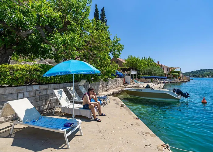 Lucija - Waterfront With Sunbeds! Pensionat 4*
