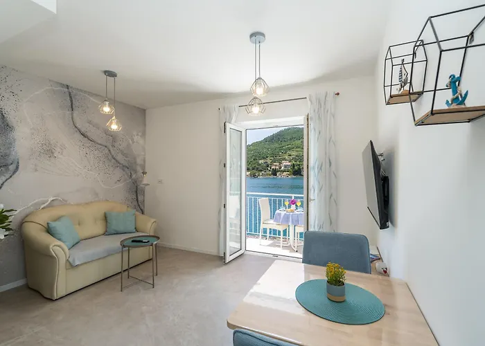 Lucija - Waterfront With Sunbeds! Pensionat Zaton (Dubrovnik-Neretva)