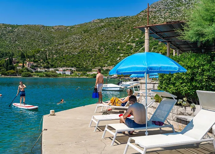 Pensionat Lucija - Waterfront With Sunbeds! Zaton (Dubrovnik-Neretva)