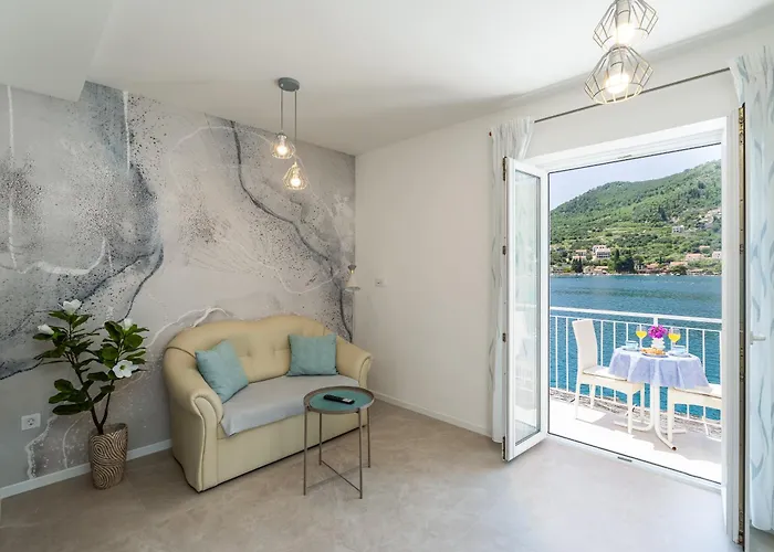 Lucija - Waterfront With Sunbeds! 4* Zaton (Dubrovnik-Neretva)