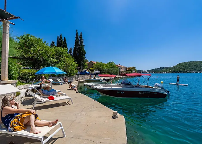 Lucija - Waterfront With Sunbeds! Pensionat