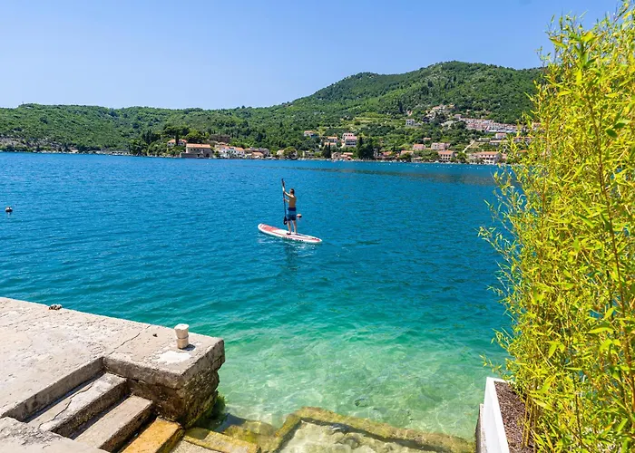 Lucija - Waterfront With Sunbeds!