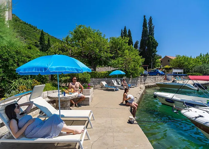 Lucija - Waterfront With Sunbeds! 4* Zaton (Dubrovnik-Neretva)