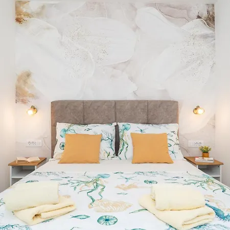 Lucija - Waterfront With Sunbeds! Pensjonat 4*