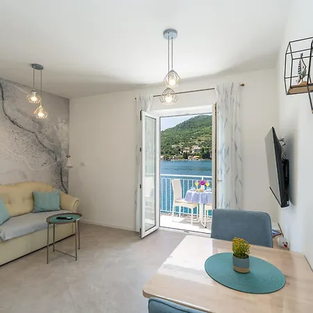 Lucija - Waterfront With Sunbeds! Pensjonat Zaton (Dubrovnik-Neretva)