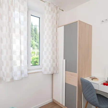 Lucija - Waterfront With Sunbeds!