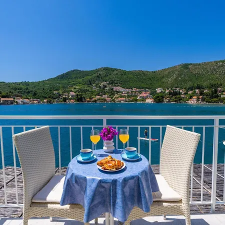 Lucija - Waterfront With Sunbeds! 4* Zaton (Dubrovnik-Neretva)